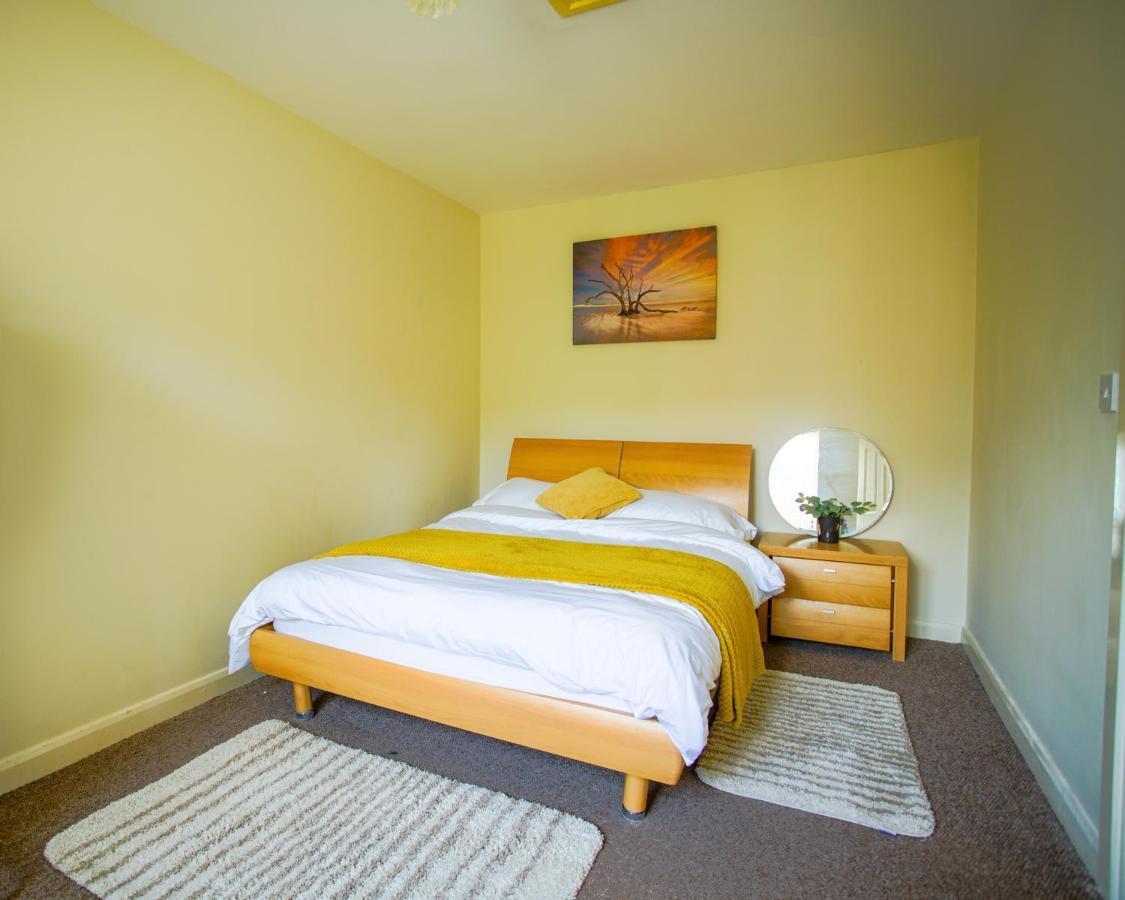 Apartamento Chattel - Massive Homely Space With Garden, Dedicated Office Space & Free Parking