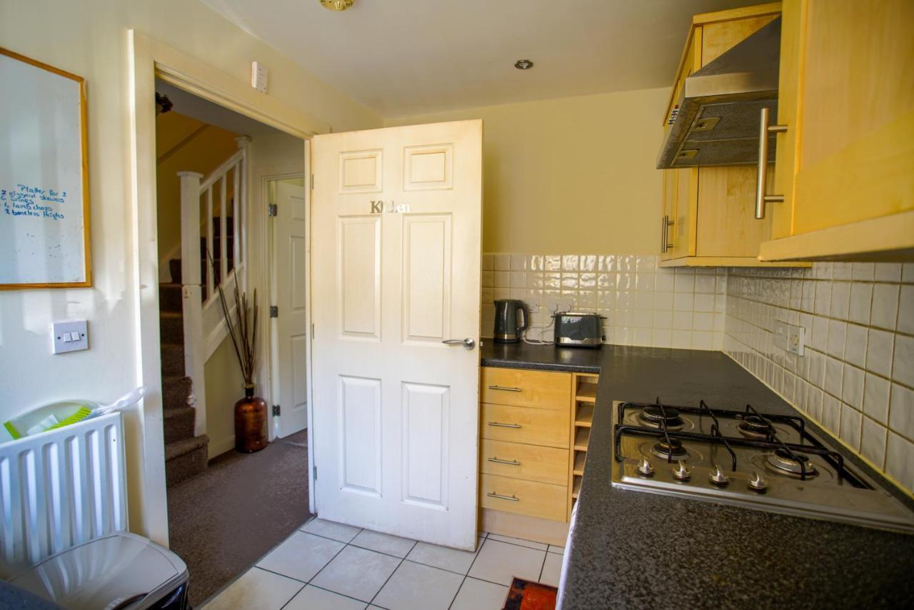 Chattel - Massive Homely Space With Garden, Dedicated Office Space & Free Parking Apartamento *