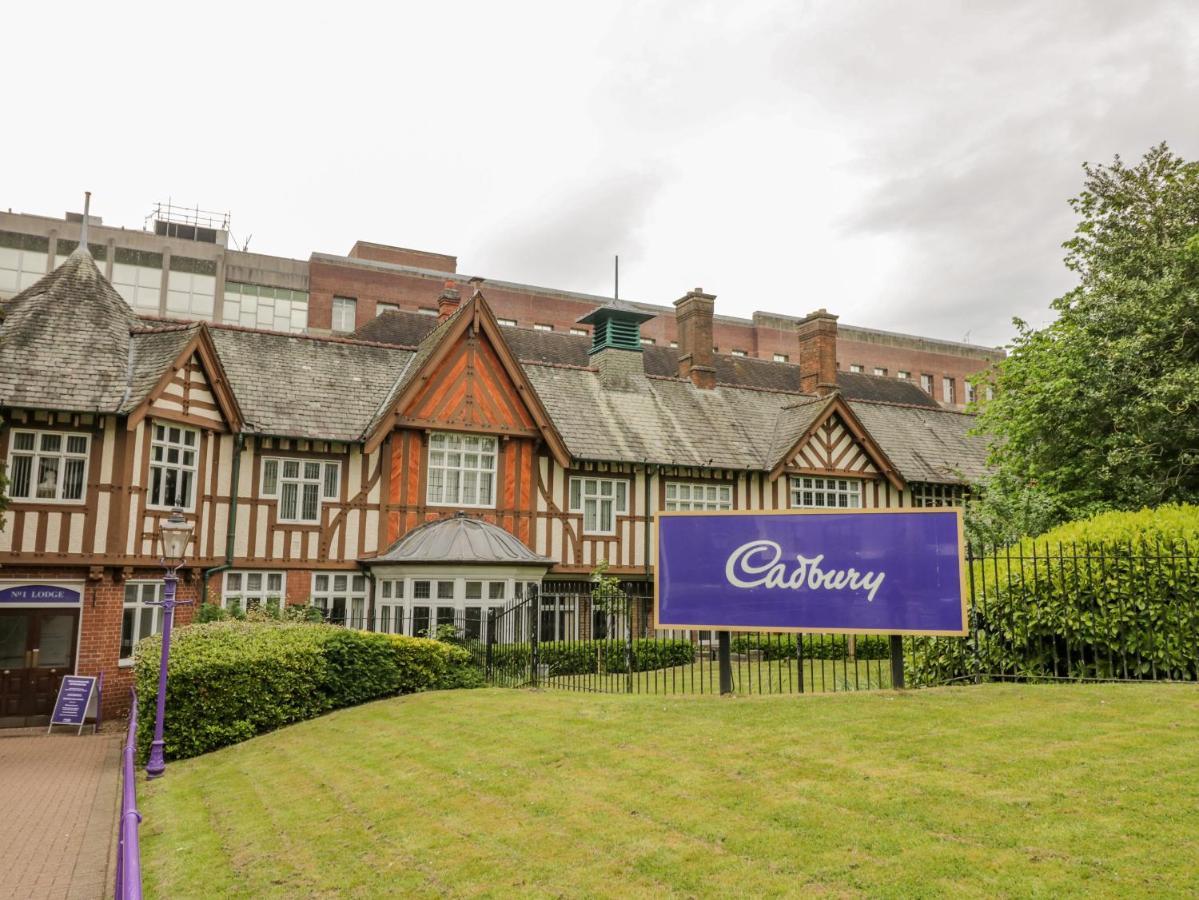 23 Moat House Close *