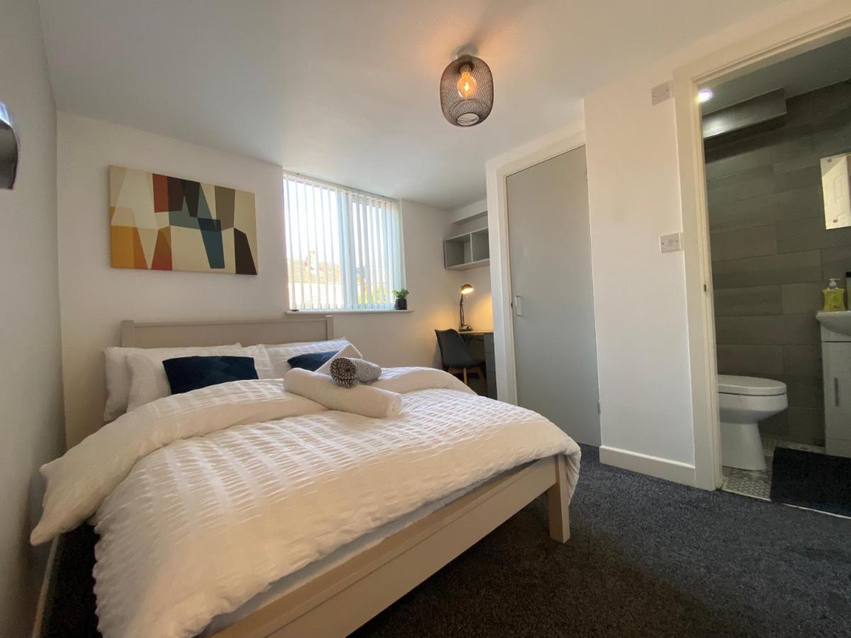 Nice Living Serviced 2 Homestay