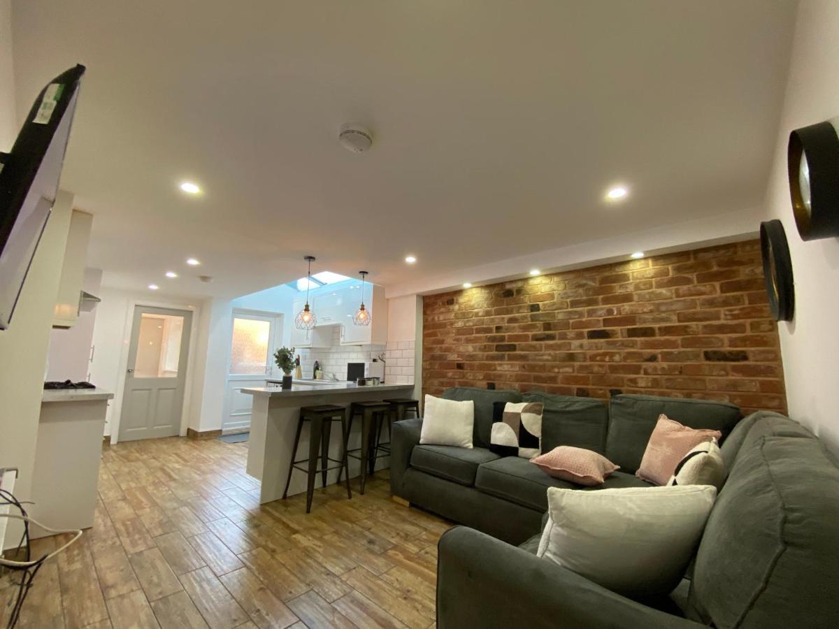 Homestay Nice Living Serviced 2 Coventry