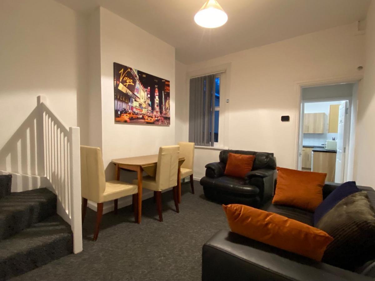 Homestay Living Serviced 3 *