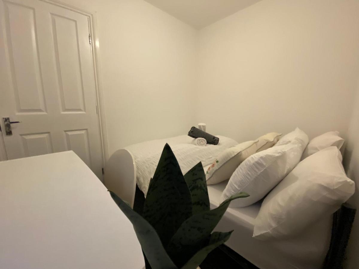 Living Serviced 3 Homestay Coventry
