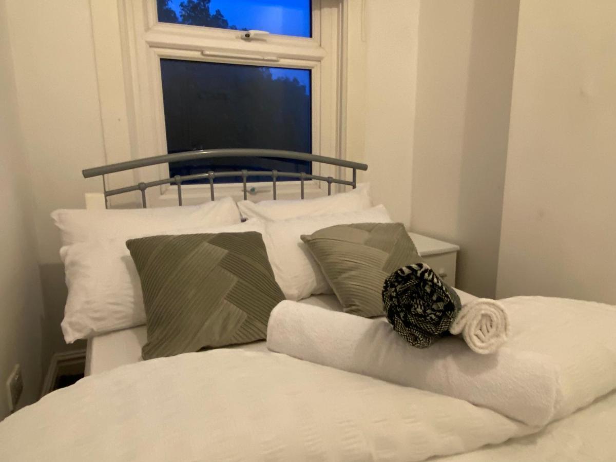 Living Serviced 3 Homestay