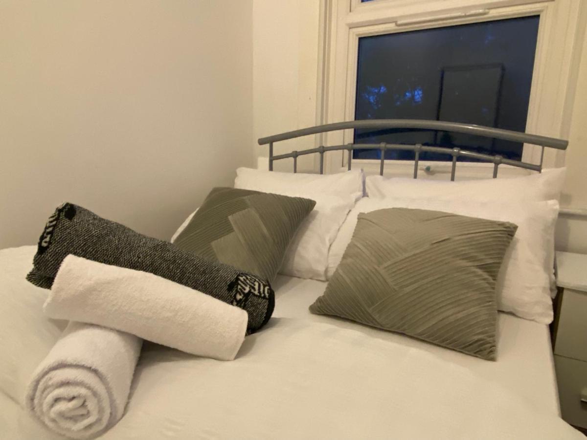 Living Serviced 3 Homestay Coventry