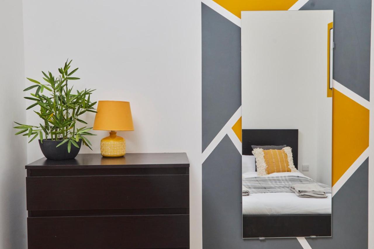 Ideal 2 Bed In - Parking *