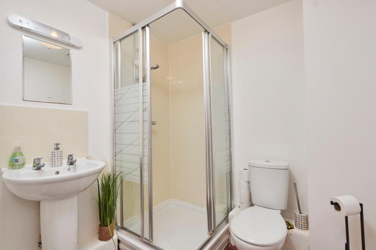 Apartment Ideal 2 Bed In - Parking *