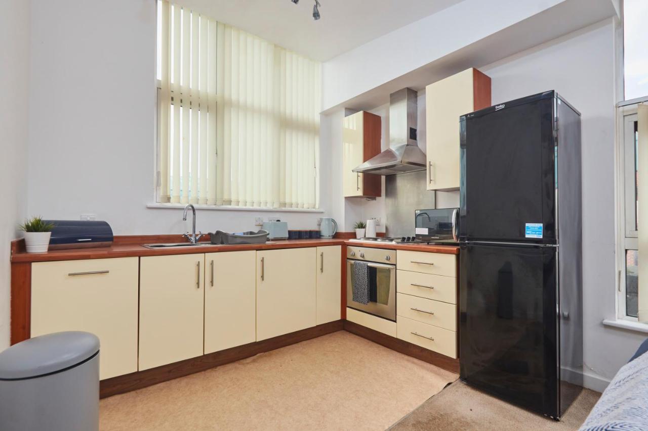 Ideal 2 Bed In - Parking * Coventry