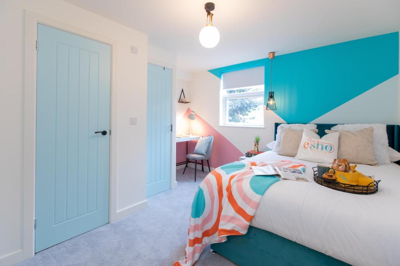 5 Bed 5 Bath House, Free Parking, Patio Garden - Esho *
