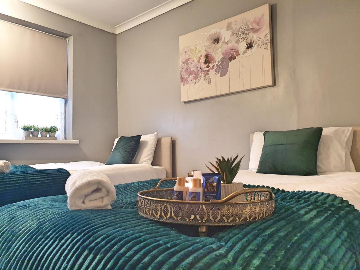 Spacious City With Free Parking, Fast Wi-fi & Netflix Coventry