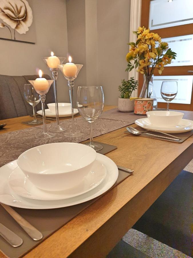 Spacious City With Free Parking, Fast Wi-fi & Netflix Holiday home *
