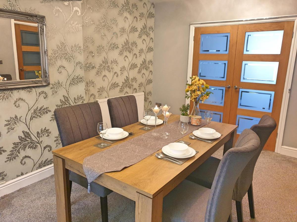 Holiday home Spacious City With Free Parking, Fast Wi-fi & Netflix Coventry