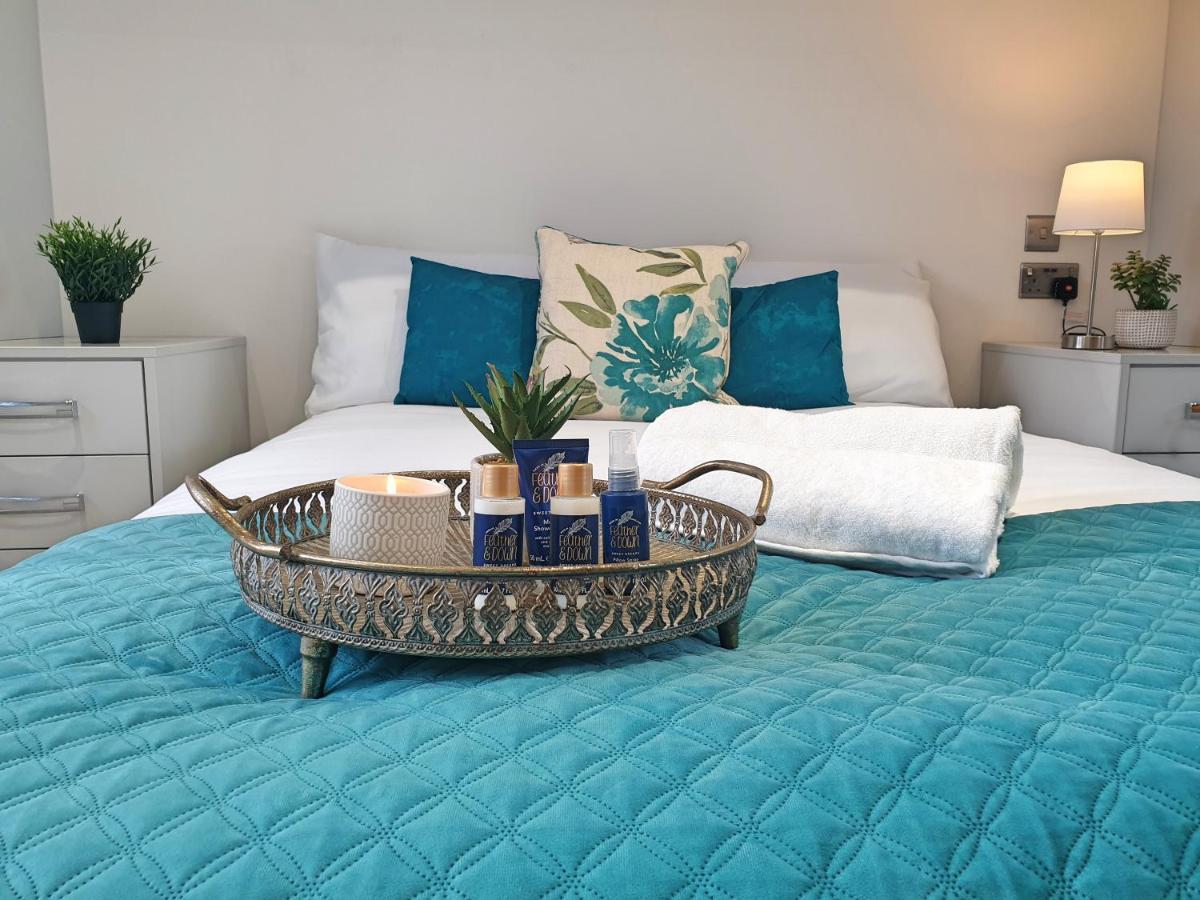 Spacious City With Free Parking, Fast Wi-fi & Netflix *