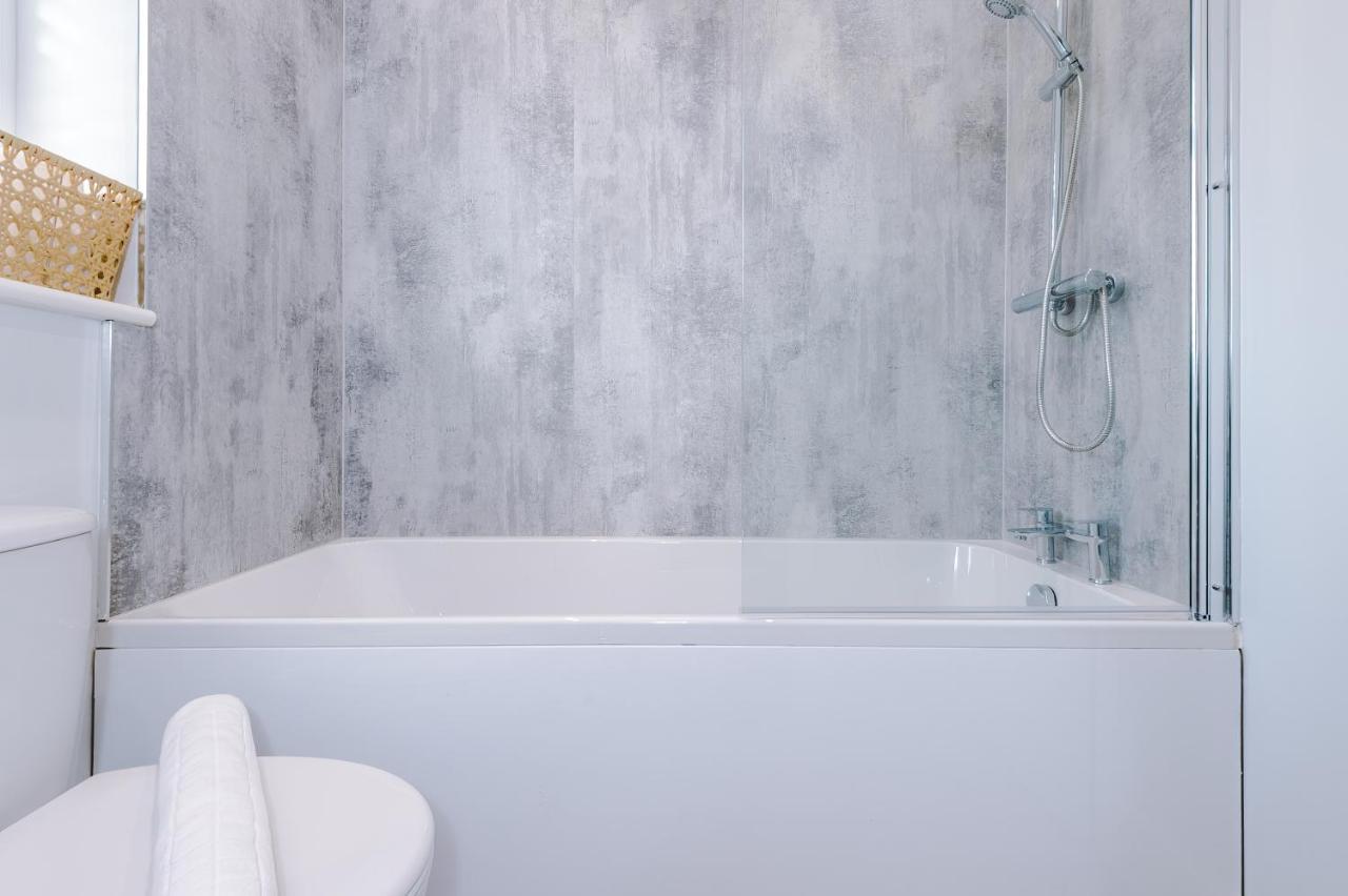 Westwood Serviced Apartment *