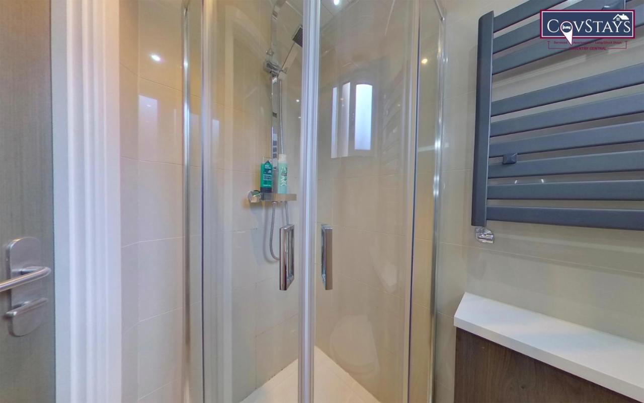New House - Magnificent In Centre, Free Parking, By Covstays