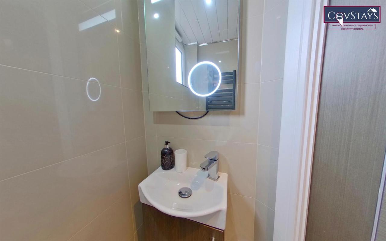 New House - Magnificent In Centre, Free Parking, By Covstays