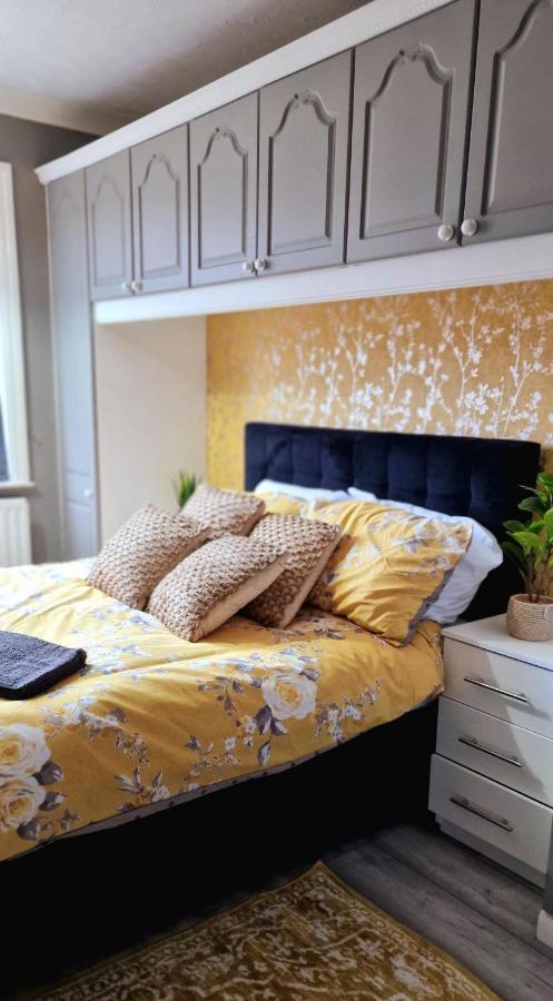 4 Bedroom House Sleep 9 + 3parking Spaces Holiday home