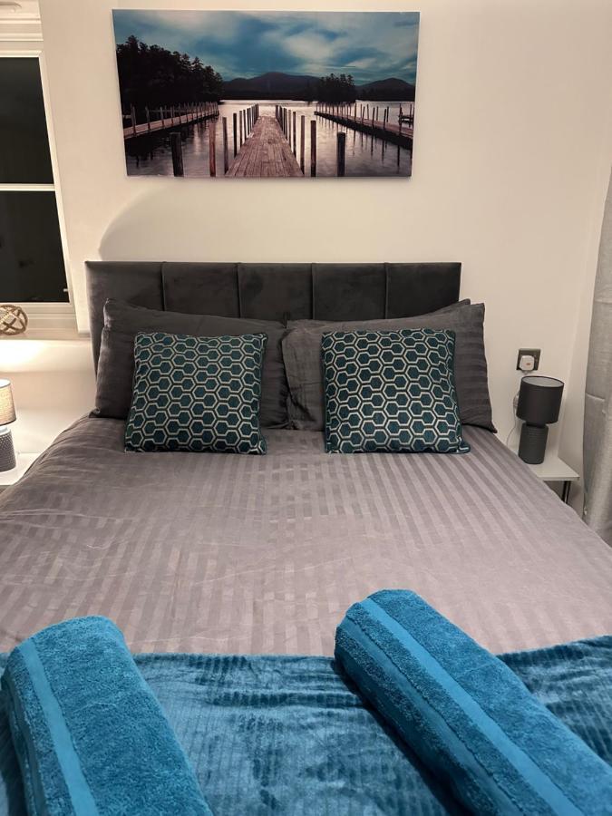 Apartment Contemporary - *