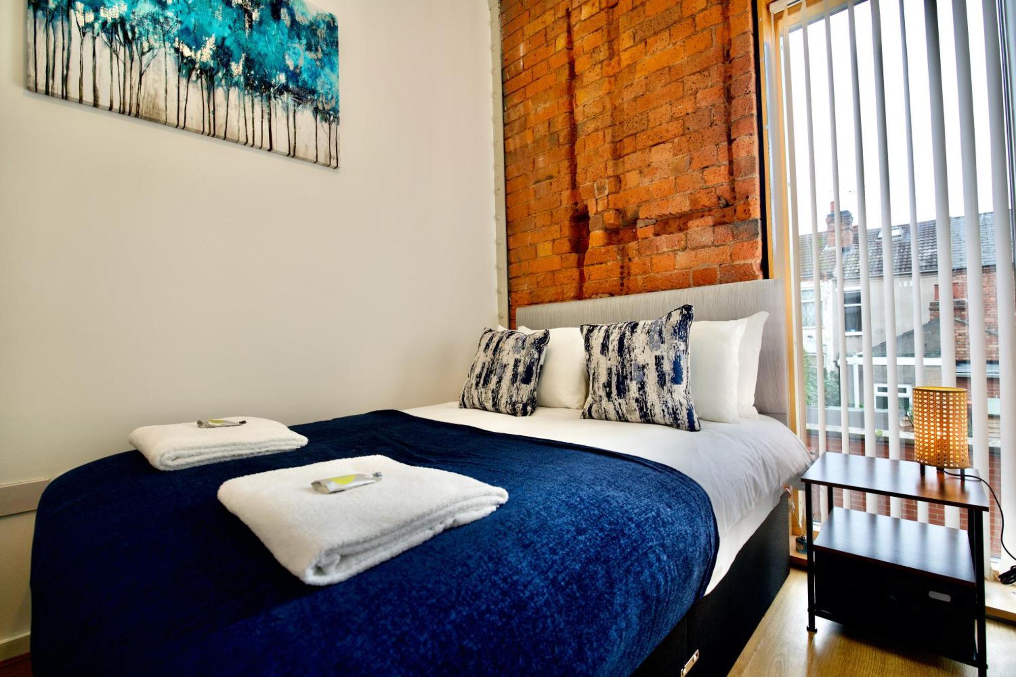 Loft Apartment *