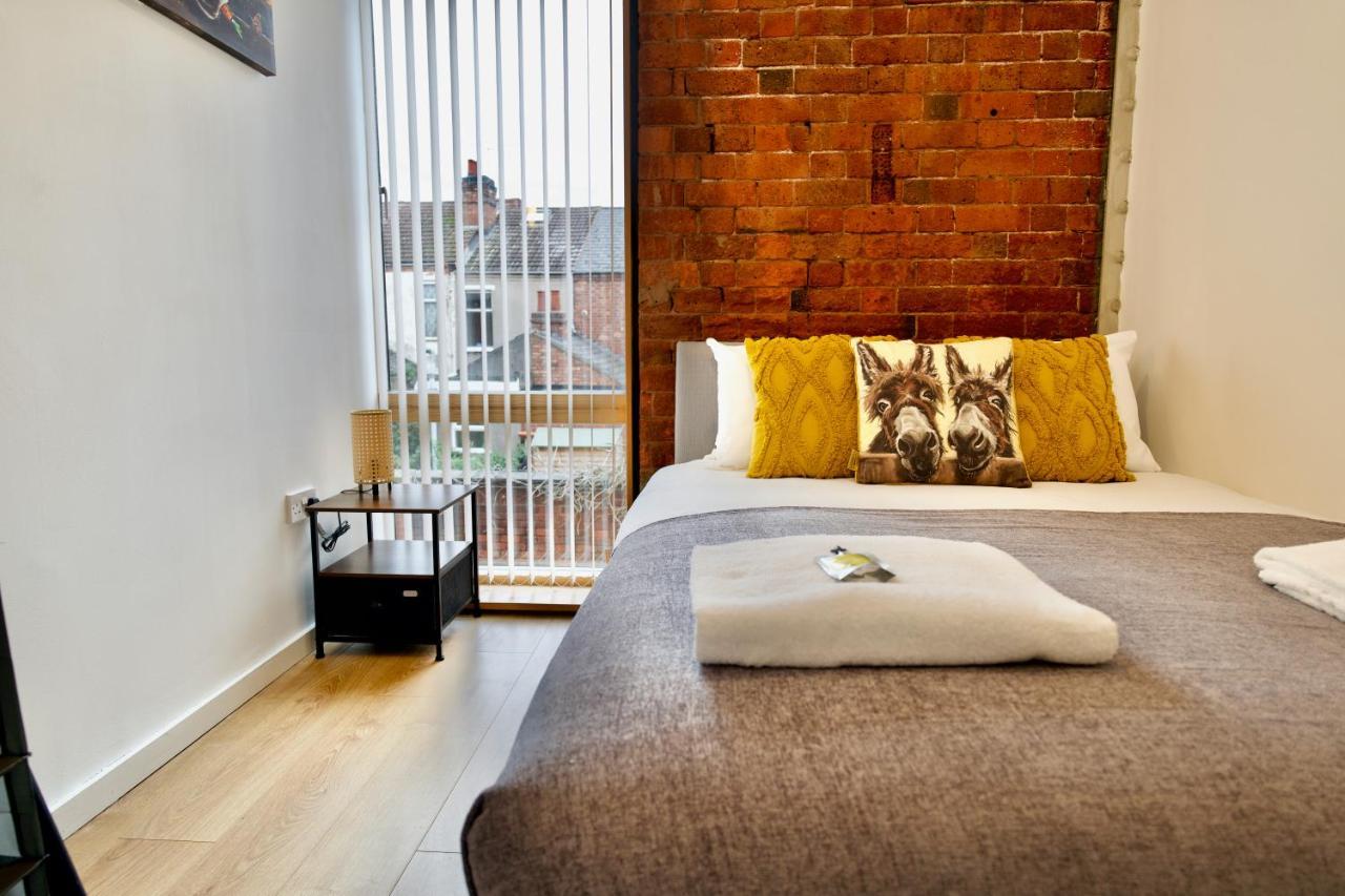 Loft Apartment *