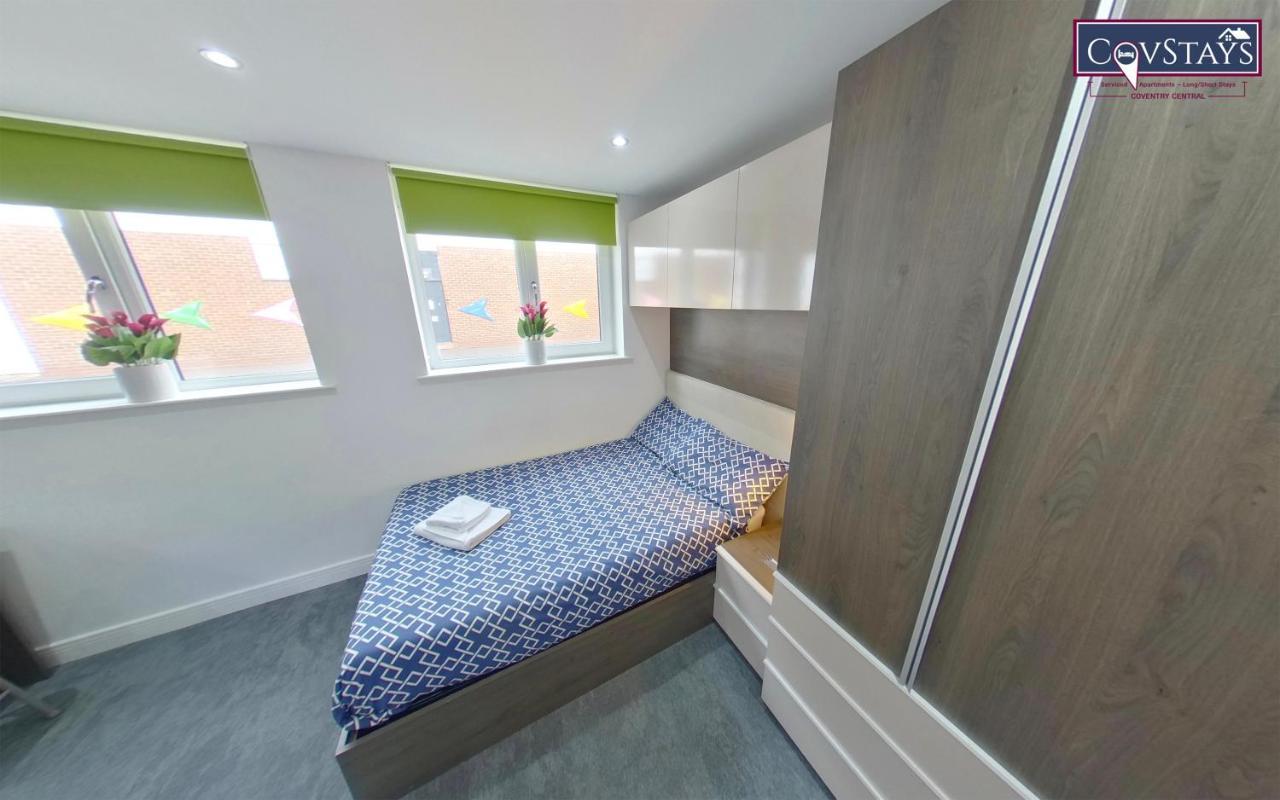 New House - Magnificent In Centre, Free Parking, By Covstays Apartamento