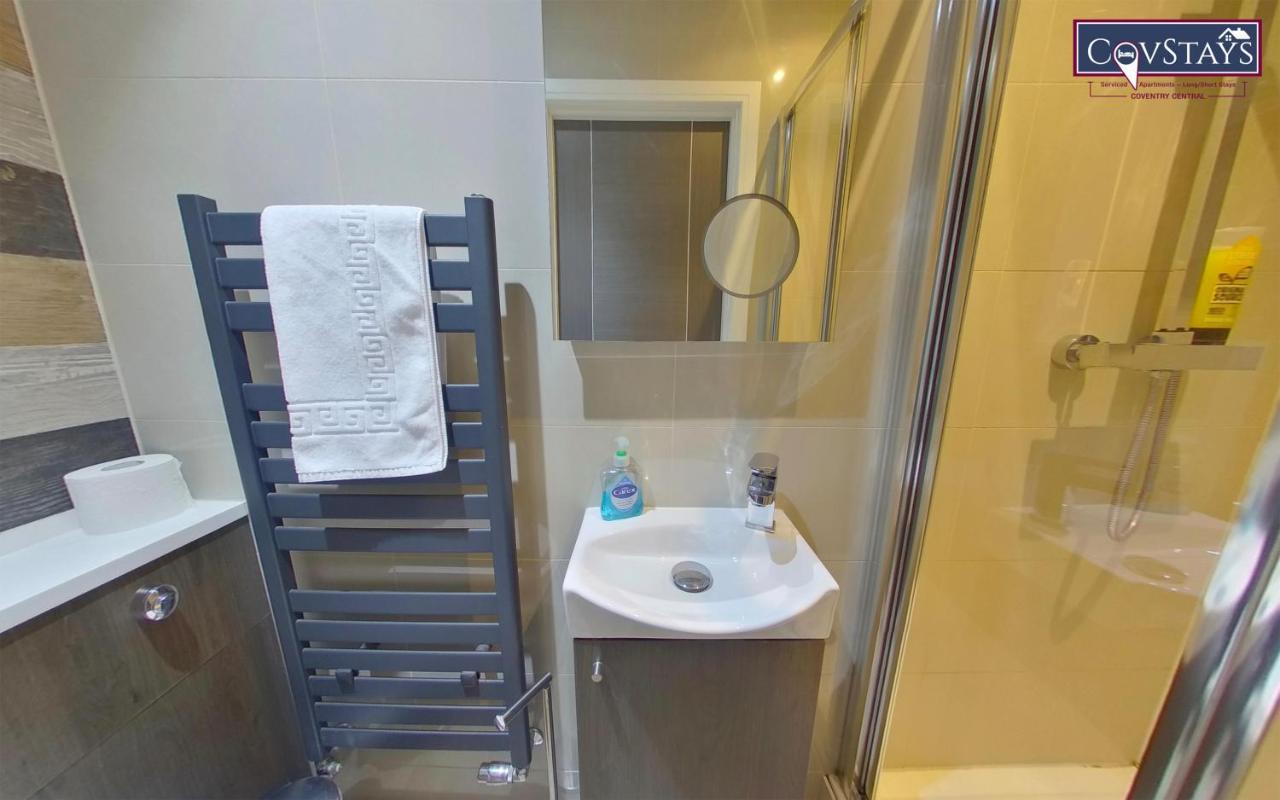 New House - Magnificent In Centre, Free Parking, By Covstays Coventry