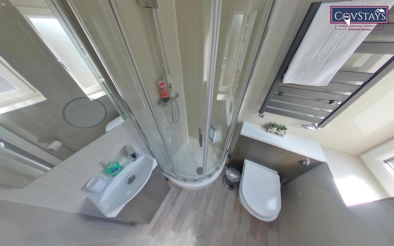 New House - Magnificent In Centre, Free Parking, By Covstays Apartamento
