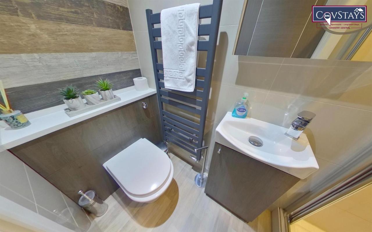 New House - Magnificent In Centre, Free Parking, By Covstays *