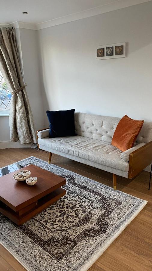 Spacious 4 Bedroom Contractors Friendly In Near Jaguar Land Rover & Centre Casa de férias Coventry