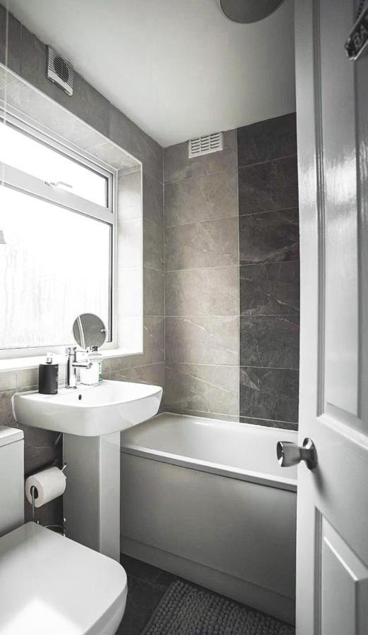 Cosy Affordable Digs Near Centre Sleeps5 With Free Parking