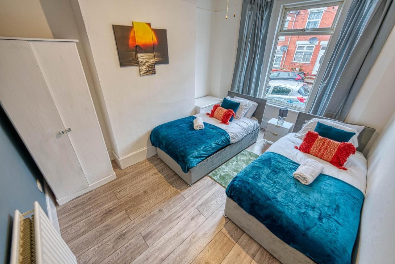 Stylish & Cosy In Garden Parking * Coventry