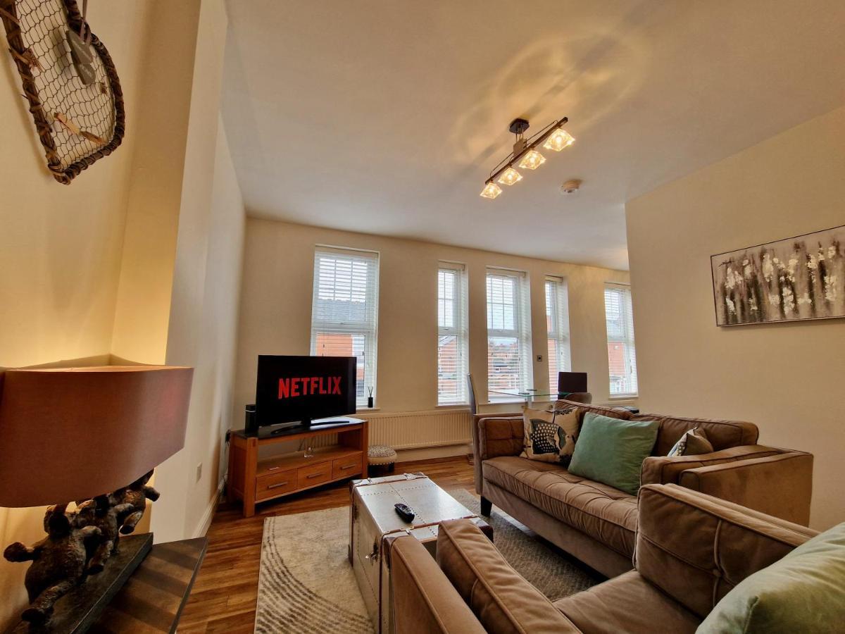 Spacious Luxury Serviced Next To Centre With Free Parking - Contractors & Relocators * Coventry