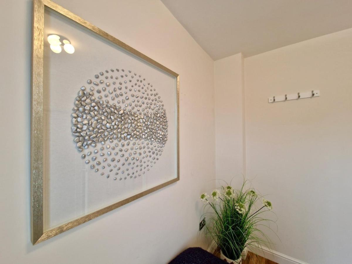 Spacious Luxury Serviced Next To Centre With Free Parking - Contractors & Relocators * Coventry