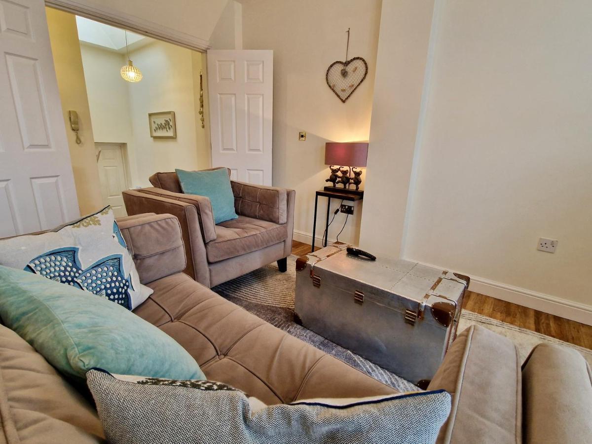 Spacious Luxury Serviced Next To Centre With Free Parking - Contractors & Relocators Coventry