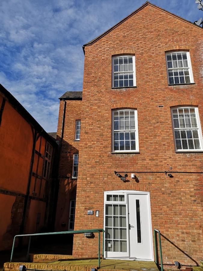 1 Castle Yard *
