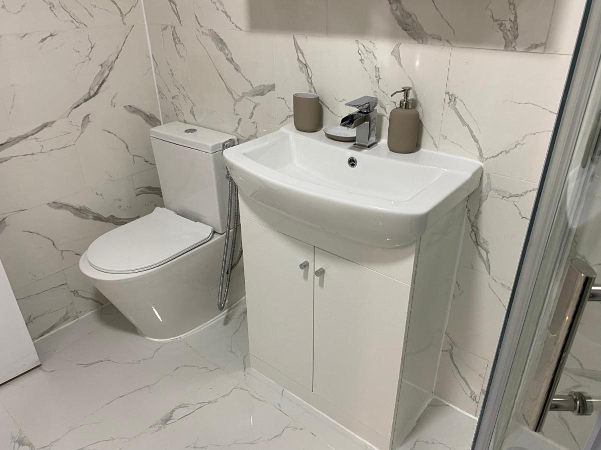 Calm Residential House Homestay Coventry