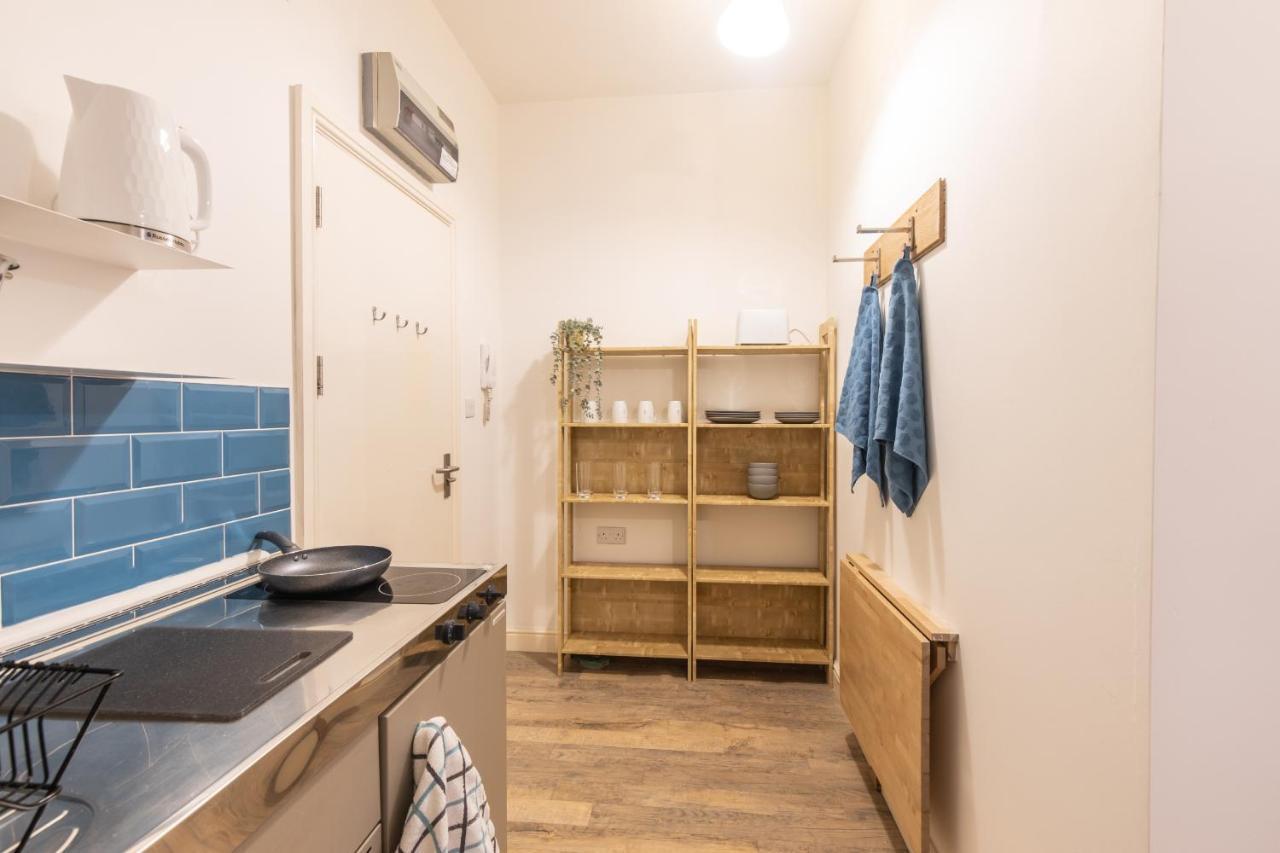 Cosy Modern Apartment, Grand Victorian Building, 5 Mins To Centre * Coventry