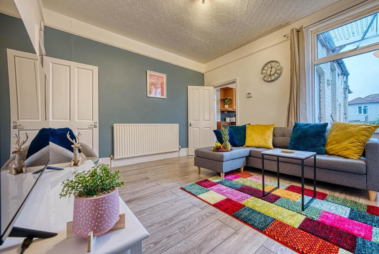 Stylish & Cosy In Garden Parking