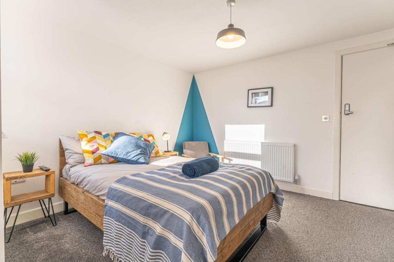 Casa de férias Stylish 5-bed Home, Each With En-suite And Own Tv *