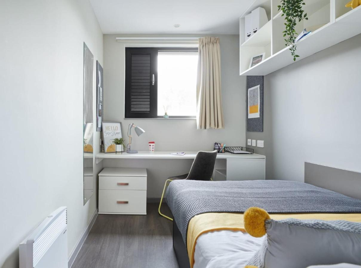 Apartment And Ensuite With Shared Kitchen At Gosford Gate Near Centre
