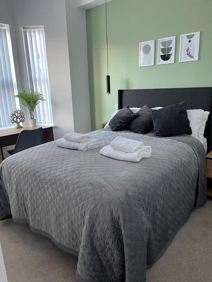 Wren - Luxury 1 Bed Serviced Suites Coventry