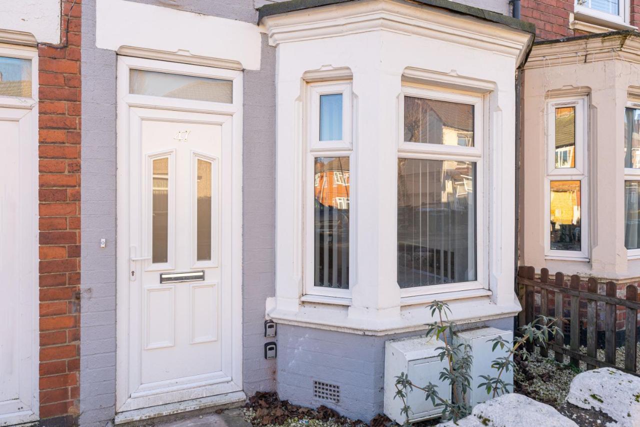 Stylish 5-bed Home, Each With En-suite And Own Tv Casa de férias Coventry