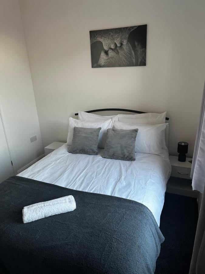 Stylish Town House - Modern Double - 4 Homestay
