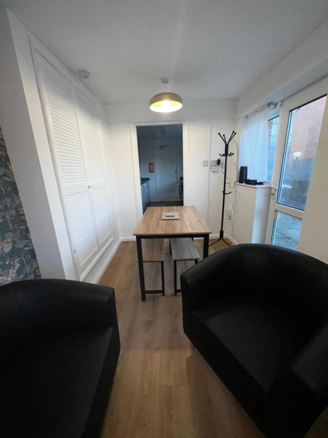 Homestay Stylish Town House - Modern Double - 4 Coventry
