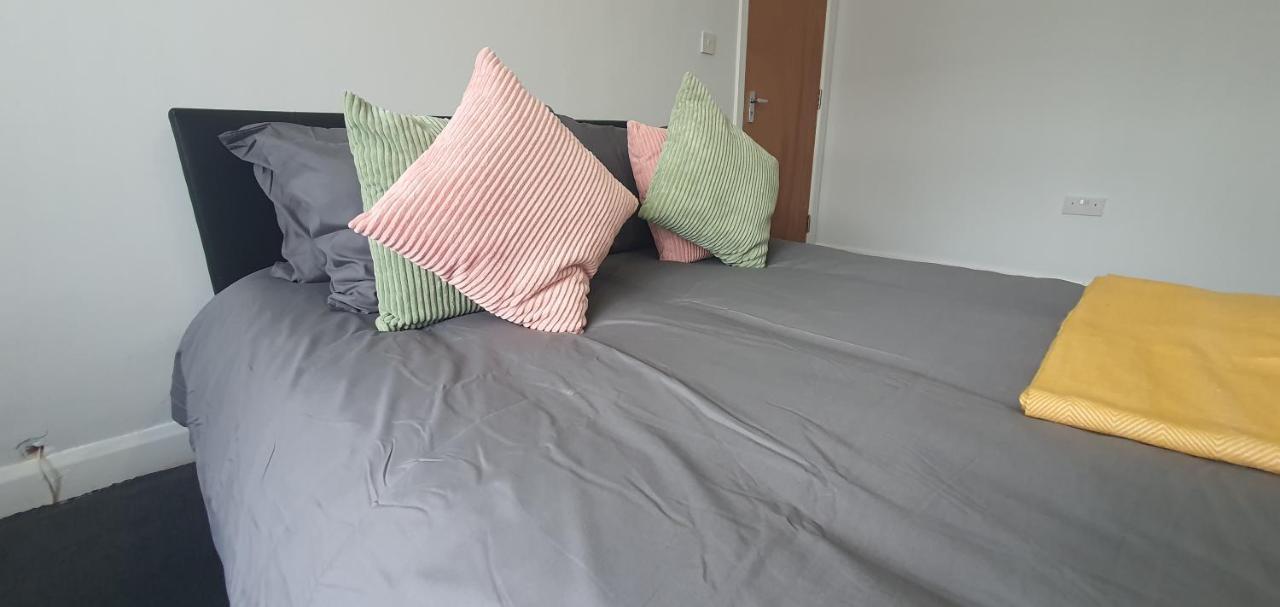 Spacious House Homestay *