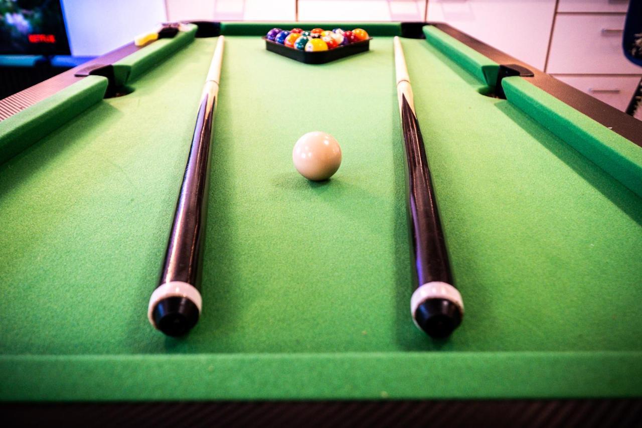 Snooker Table With 4 Beds And Free Parking * Coventry