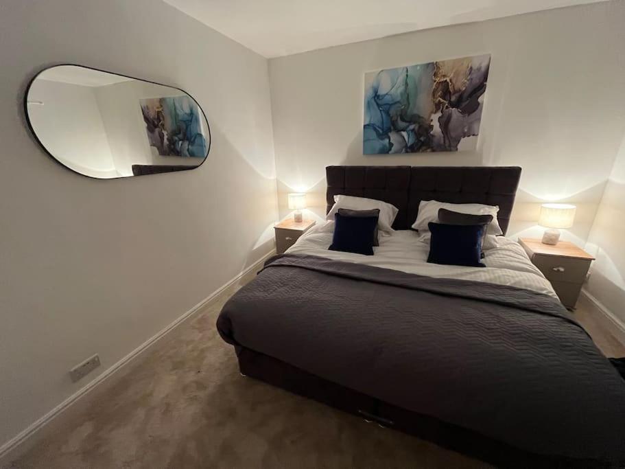 Modern 4-bed House With Garden & Parking * Coventry