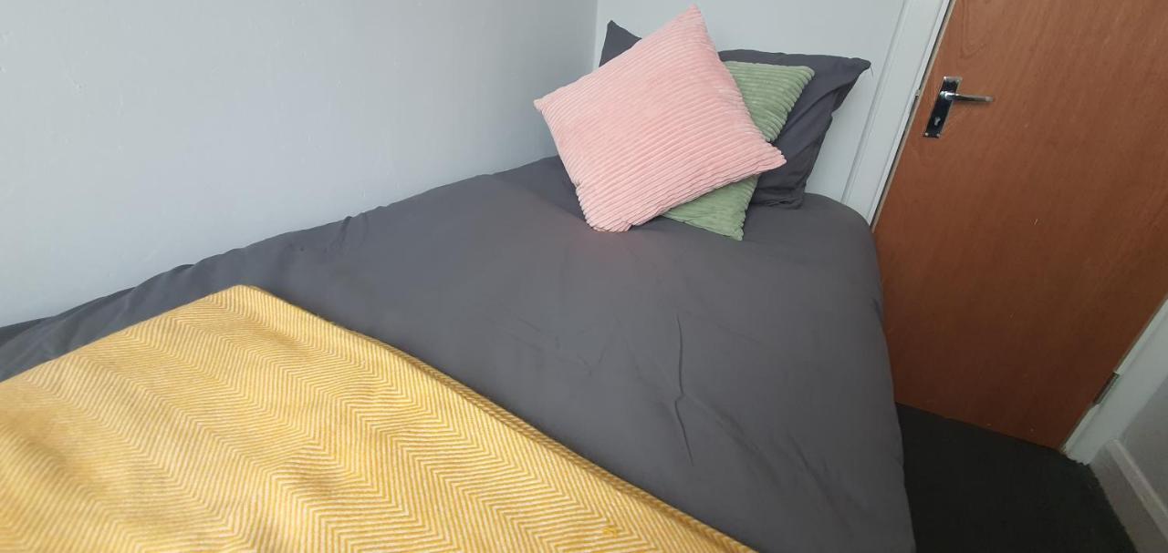 Spacious House Homestay Coventry
