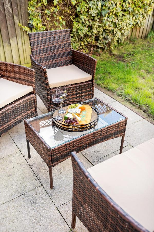 Holiday home Stylish 3 Bed House, Large Garden, Parking, Wifi - Esho Coventry