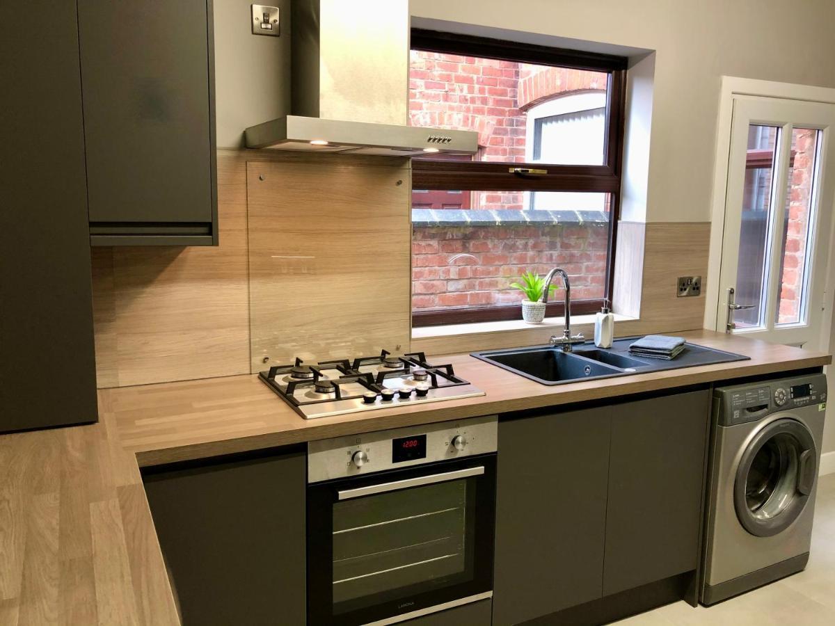 Executive Or Large Family 5-bed House - Hosted By Hutch Lifestyle Casa de férias Coventry